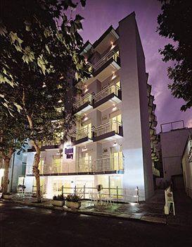 Queen Mary Hotel 3*