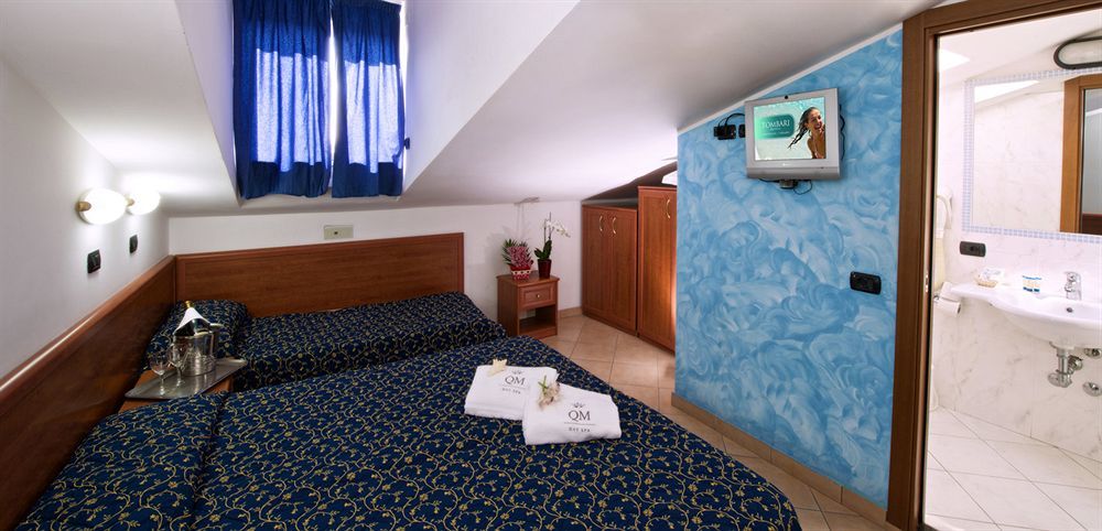 Hotel Queen Mary 3*